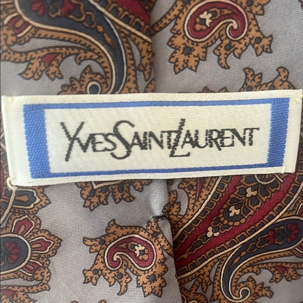 Yves Saint Laurent Gray and Red Paisley tie